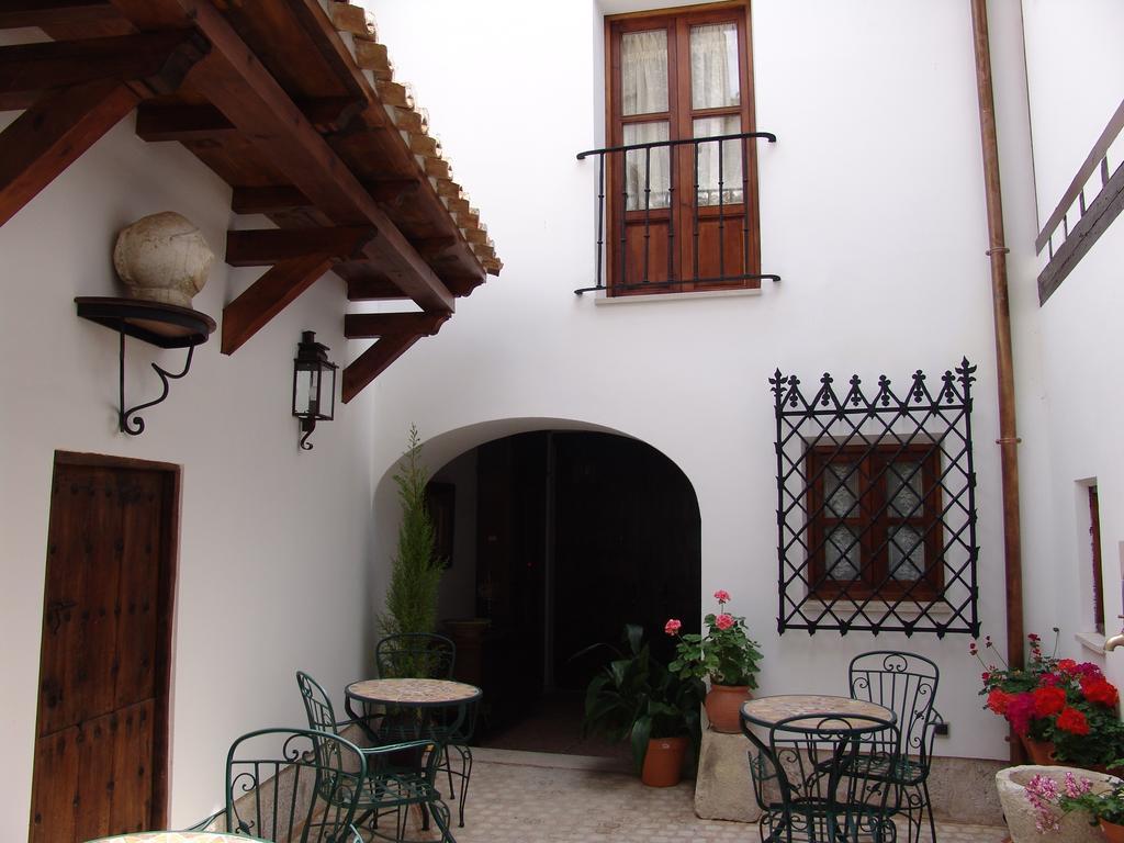 Apartamentos La Columna Chinchón Exterior foto